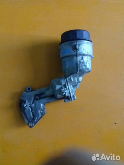 Корпус масляного фильтра на Mercedes W204 Sprinter