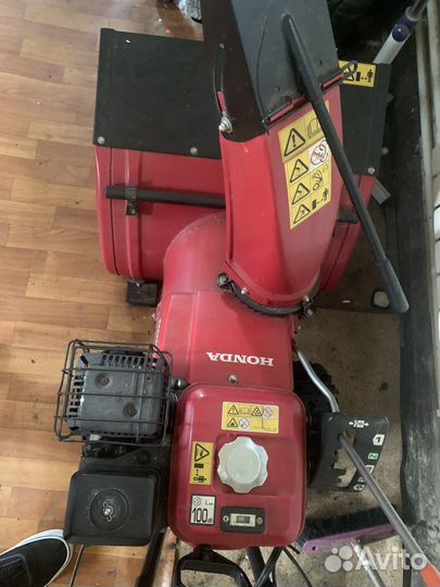 Снегоуборочная машина Honda HS622