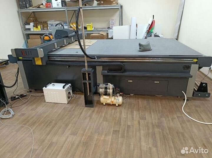 Планшетный режущий плоттер