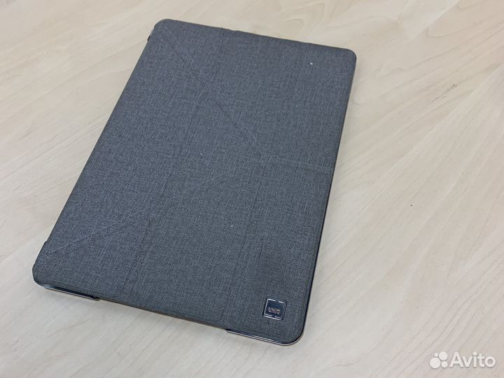 Планшет Apple iPad 8 (A2270)