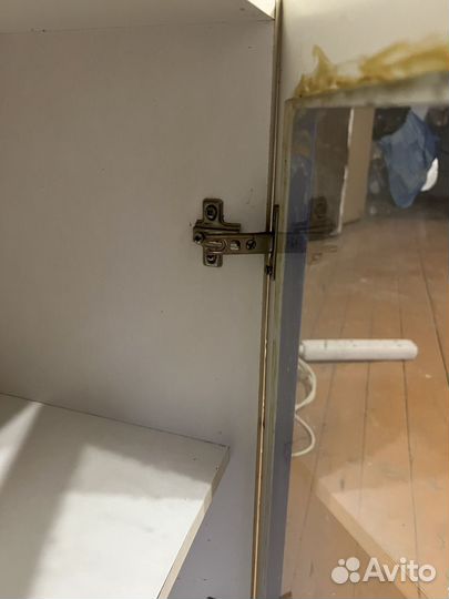 Кухонный шкафчик подвесной и раковина