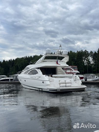 Аренда моторной яхты Sunseekeer 64 в Москве