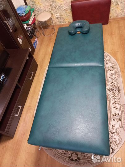 Кушетка для массажа с вырезом