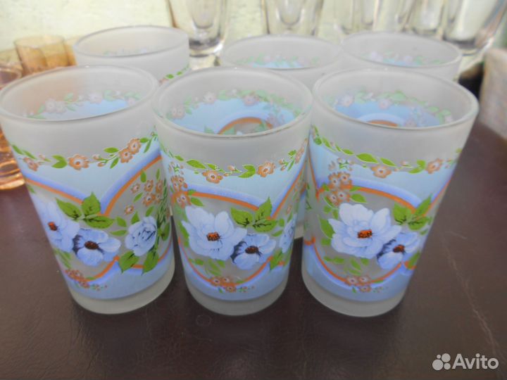 Стаканы с рисунком, рюмки, бокалы