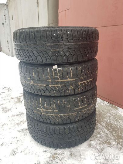 Continental ContiWinterViking 2 215/60 R16 99T