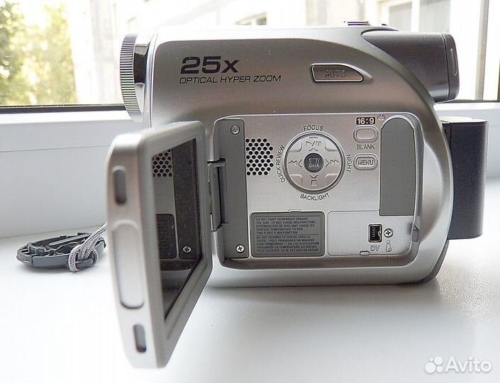 Видеокамера JVC GR-D320E