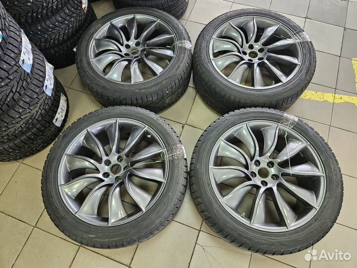 Колёса на Infiniti QX70 R21