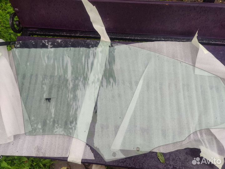 Стекло боковое Мазда 3 бк седан