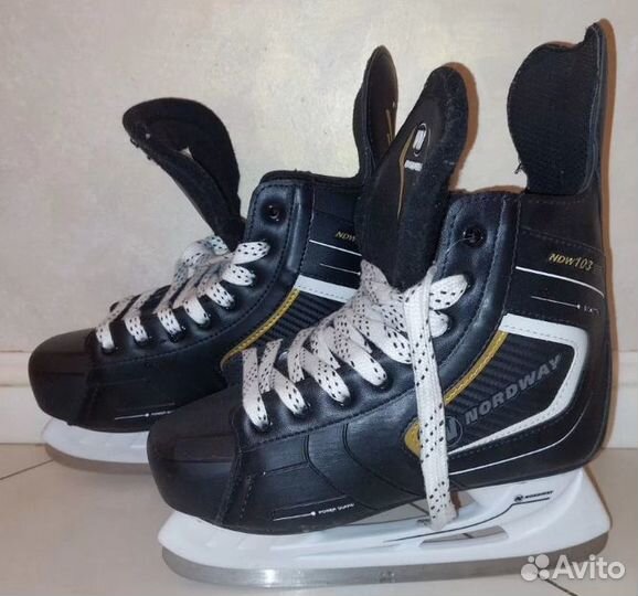 Коньки хоккейные