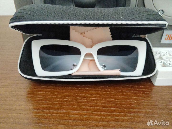 Солнцезащитные очки женские