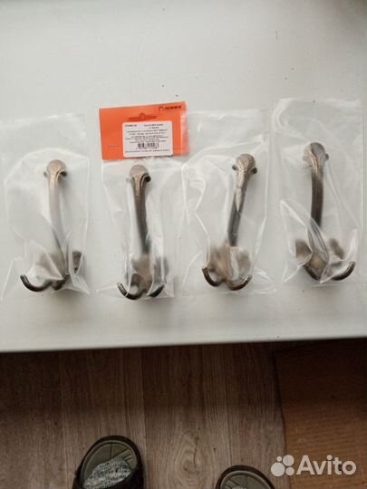 Крючки для одежды