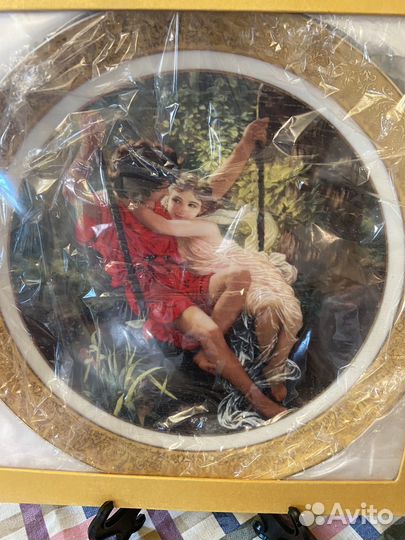 Настенная тарелка