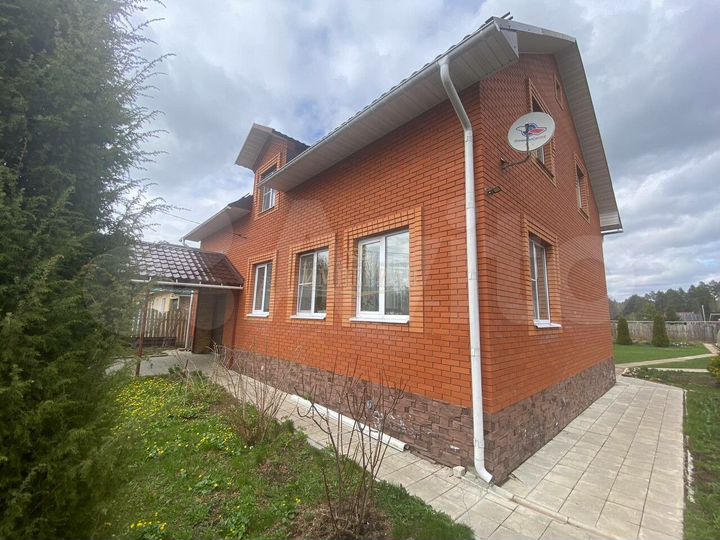 Дом 166,9 м² на участке 12 сот.