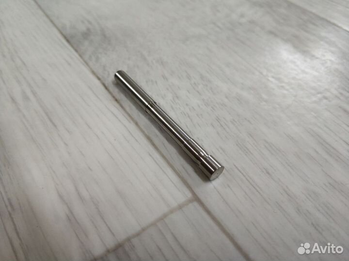 Ось для червячной шестерни турбины Hella