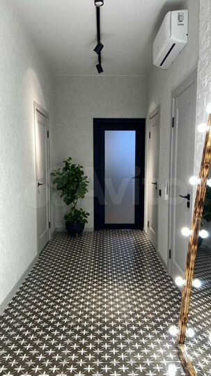 2-к. квартира, 78 м², 1/3 эт.