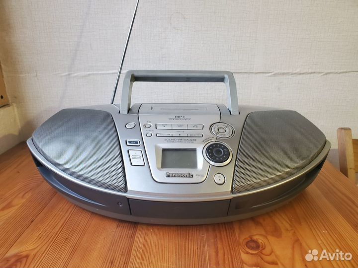 Продам магнитолу Panasonic Cobra