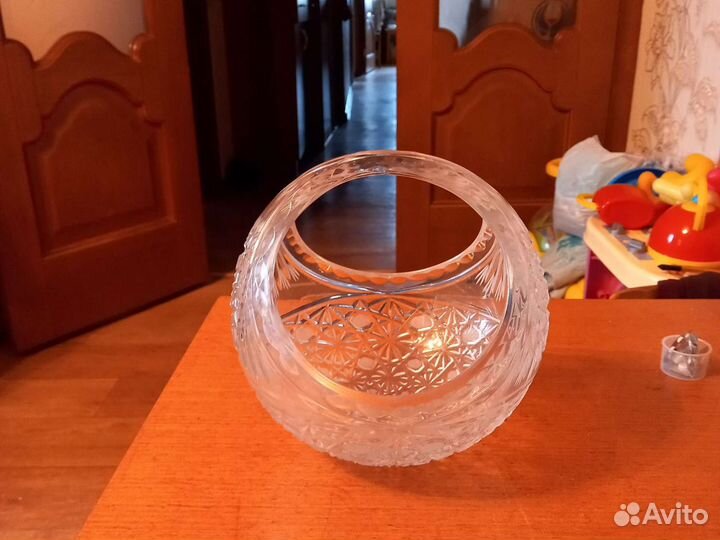 Хрустальная ваза