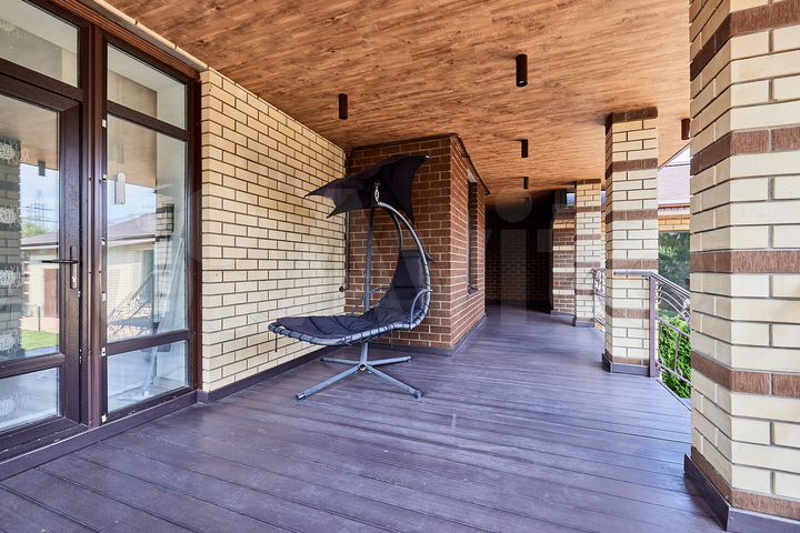 Коттедж 520 м² на участке 16 сот.