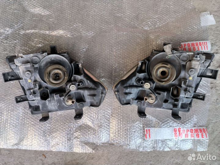 Фара правая Nissan Navara, Pathfinder,R51