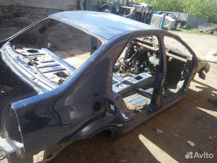 Крышка багажника на logan