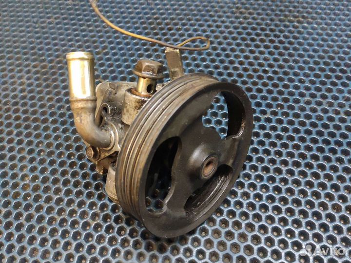 Насос гур mazda 3 BK 1.6