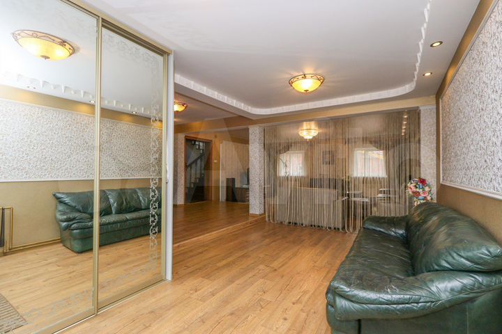 Коттедж 340 м² на участке 33 сот.