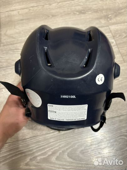 Хоккейный шлем