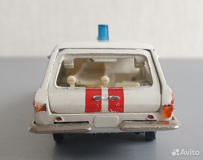 Скорая помощь Волга газ 24-02 Машинка 1:43 СССР