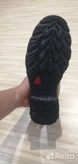 Трекинговые ботинки