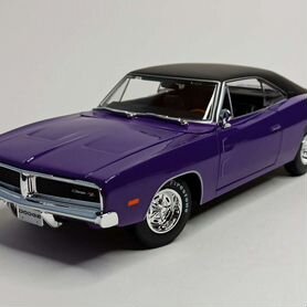 Dodge Charger R/T 1969 Plum Crazy 1:18 Maisto