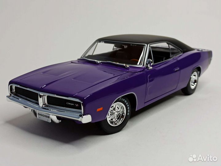 Dodge Charger R/T 1969 Plum Crazy 1:18 Maisto