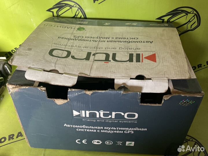 Автомагнитола Intro CHR-1811 ST