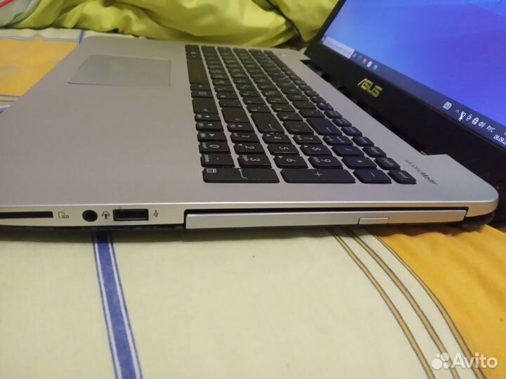 Ноутбук asus core i3