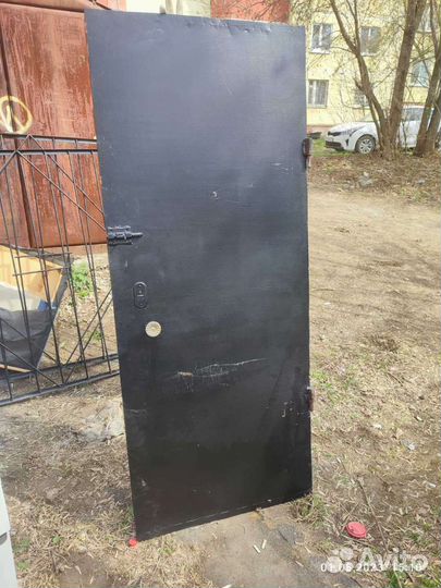 Металлическая дверь бу