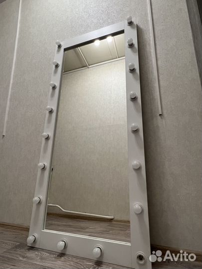 Зеркало с лампочками