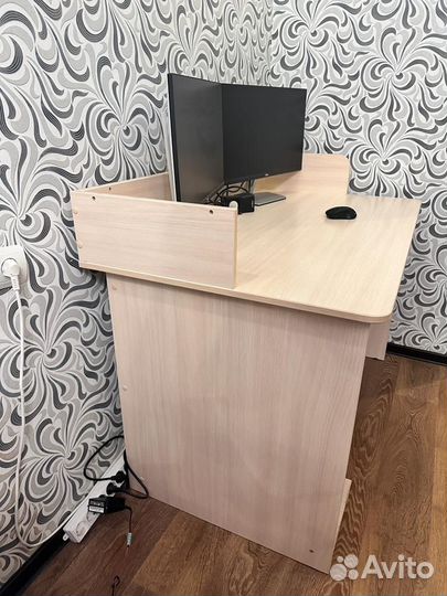 Компьютерный стол
