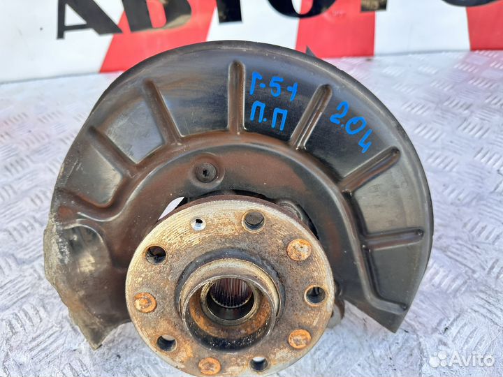 Кулак передний правый Golf 5 Plus 2.0