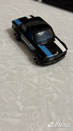 Машинка hot wheels bmw