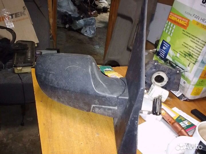 Правое зеркало Форд Фьюжен 2005г