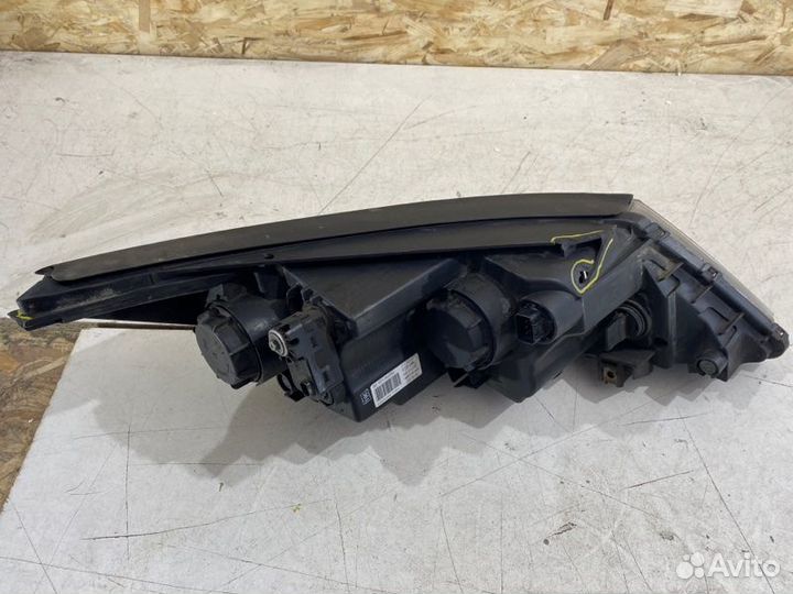 Фара галогеновая левая Kia Sportage 3 2010-2016