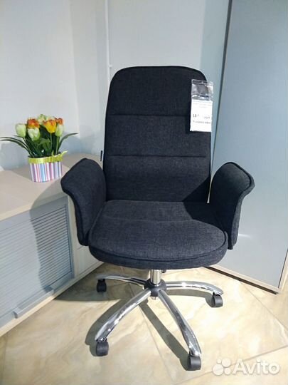 Офисное кресло