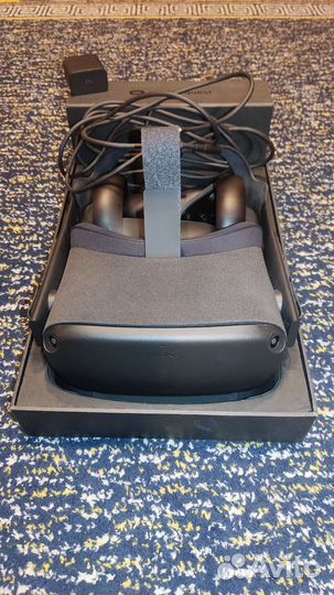 VR шлем Oculus quest 1 64GB в идеале