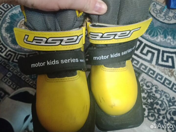 Лыжные ботинки