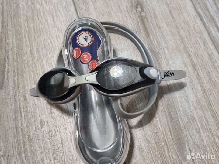 Очки для плавания