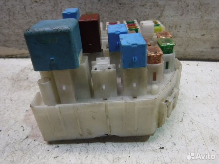 Блок предохранителей Toyota Rav 4 XA20