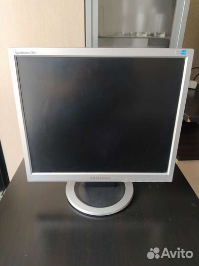 Монитор Samsung