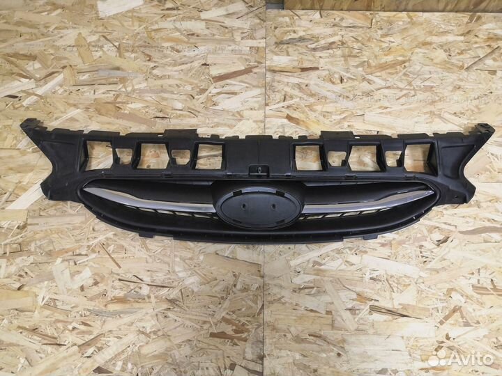 Решетка радиатора Hyundai solaris