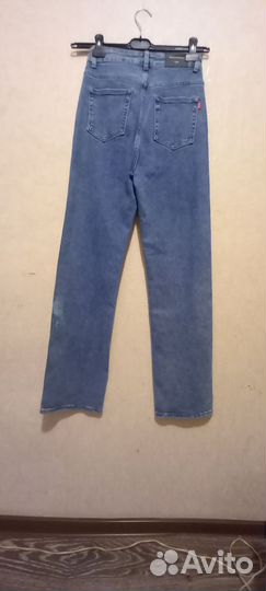 Джинсы трубы женские