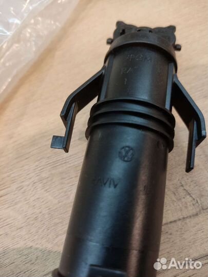 Форсунка омывателя Тигуан