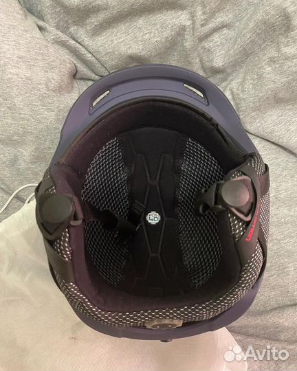 Горнолыжный шлем